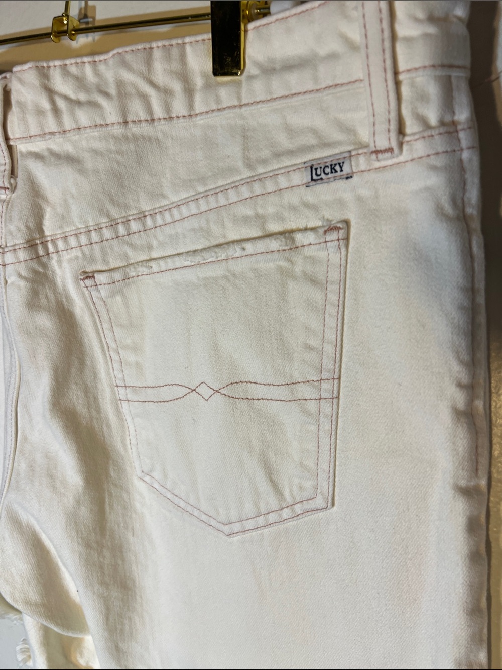 Lucky Brand Boyfriend White Frayed Hem Denim Shorts Contrast Stitching 10 30 - Picture 7 of 9